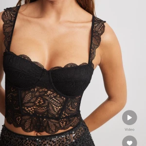 Spetkorsett - Spetstopp från Nakd. Aldrig använd, alltså nyskick. Storlek xs🩷