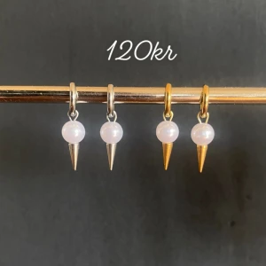 Örhängen  - Frakt 18kr ❤️