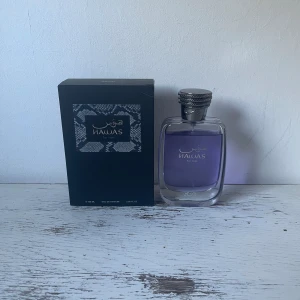 Rasasi Hawas EDP (Sälj/byte) - Rasasi Hawas Eau de Parfum Parfym | Originalmängd: 100ml, avgör från första bilden hur mycket som är kvar nu | Tillbehör: Låda | Pris: 499kr | Hör av dig vid frågor eller för fler bilder⭐️