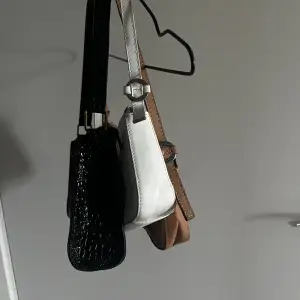 3 snygg handväskor, skriv om du vill köpa enskilt   