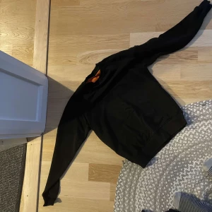 Stickad tröja - Fint skick, använder it längre.