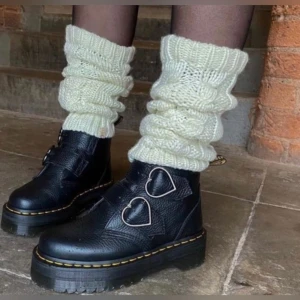 Dr martens devon heart - Bra skick. Nypris runt 2000. Så det är väldigt billiga för att vara i detta skick och äkta. 