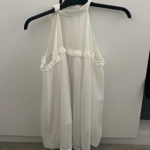 Blus  - Har aldrig använt eftersom att den är förstor men är väldigt fin på