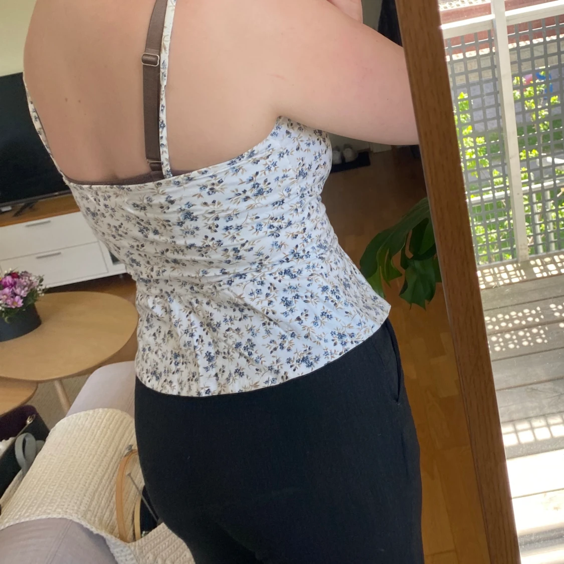 Blommigt gulligt linne - 93