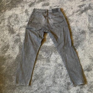 Jack & Jones jeans - Snygga Jack & Jones jeans med storlek W30 L32