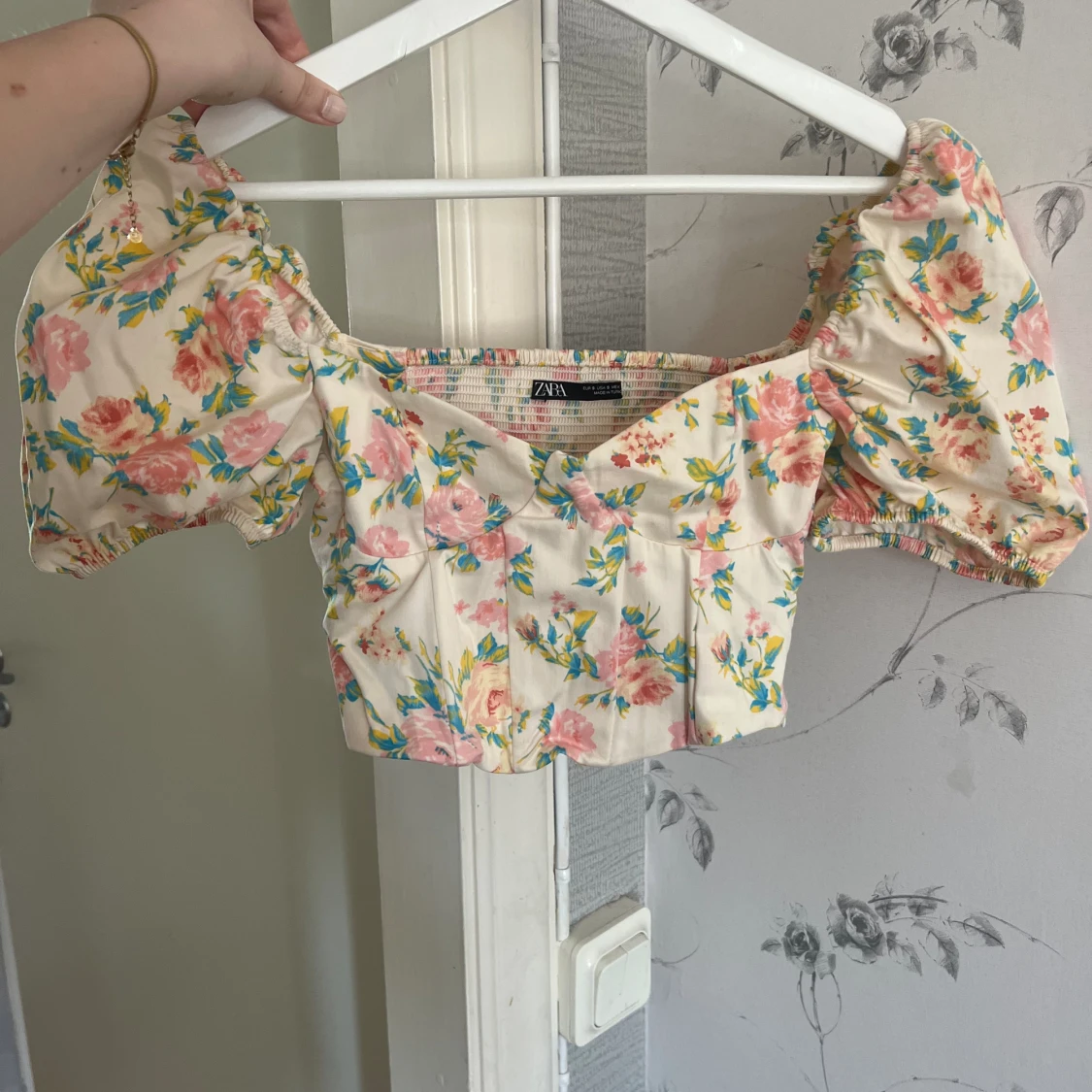 Söt croppad top från zara 