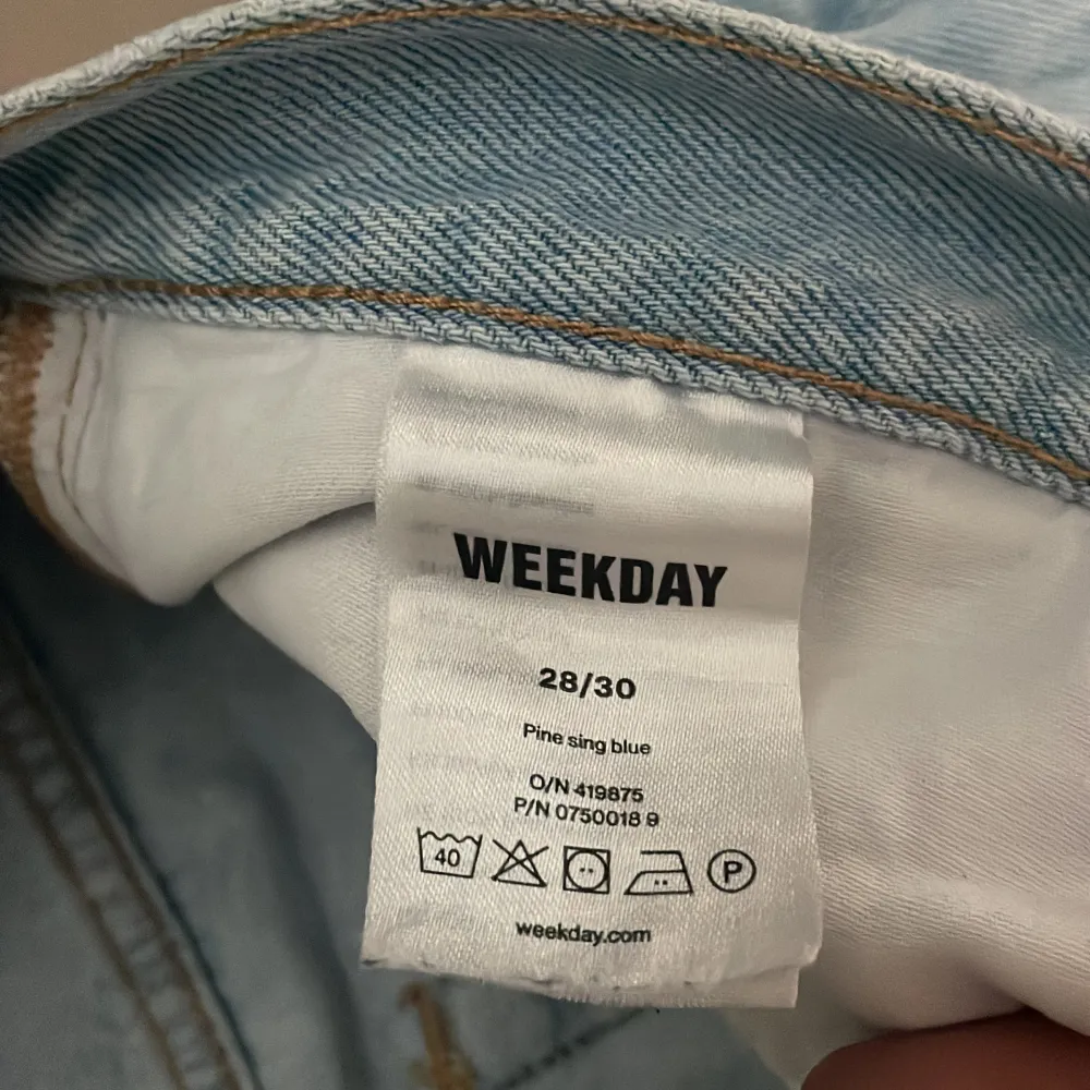Ljusblå Weekday jeans, bra kvalitet. Pris kan diskuteras. Jeans & Byxor.