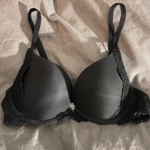 Victoria Secret bh - Victoria Secret drömänglar push up bh, storleken är 70B💕