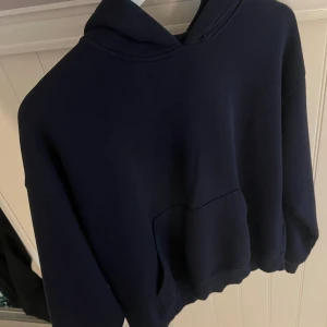 Hoodie  - Snygg hoodie, inga defekter ☺️