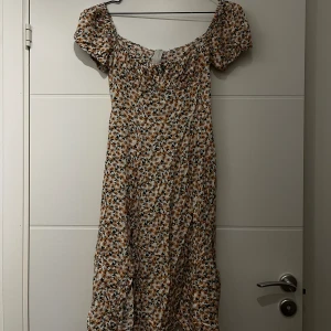 Sommaklänning midsommar - Perfekt klänning till midsommar🥰