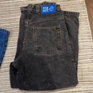 polar big boy Storlek m - Storlek m säljer pga för stora  lite trasiga på botten men de lugnt 🤙🏼 Kan eventuellt gå lägre vid snabb affär 