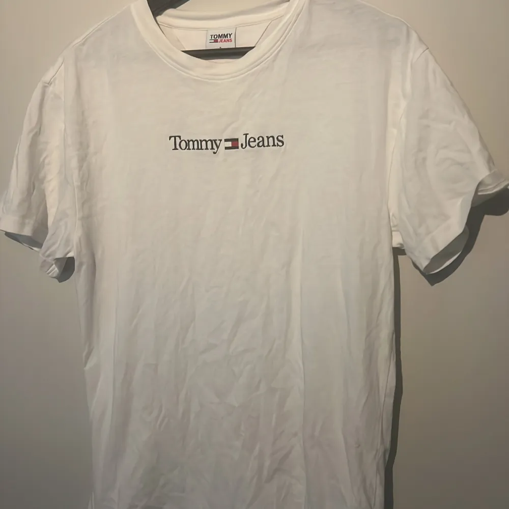 Tommy hilfiger t shirt. T-shirts.