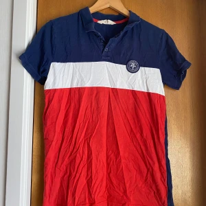 Tröja  - I gott skick, passar nog en Xs också 