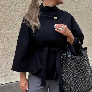 Kappa - Säljer den populära poncho kappan från missäy helt ny med lappar kvar! Jätte snygg men kommer inte komma till användning:/ 450kr + frakt🥰