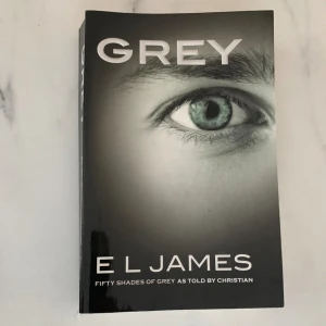 Grey - E L James , pocket - I nyskick, läst en gång. På engelska (originalspråk, in English). Första delen av Fifty Shades of Grey 🌸