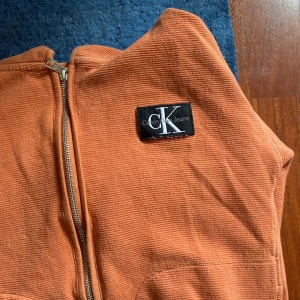 Calvin Klein  - Storlek 14 år använd fem gånger tycker om den men har blivit för liten för mig 