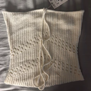 Halterneck  - Finn virkad sommartorp!! ☺️✨ Helt ny och fräsch frpn Zara med prislappen kvar! Den var dock lite för stor och hann inte returnera. 