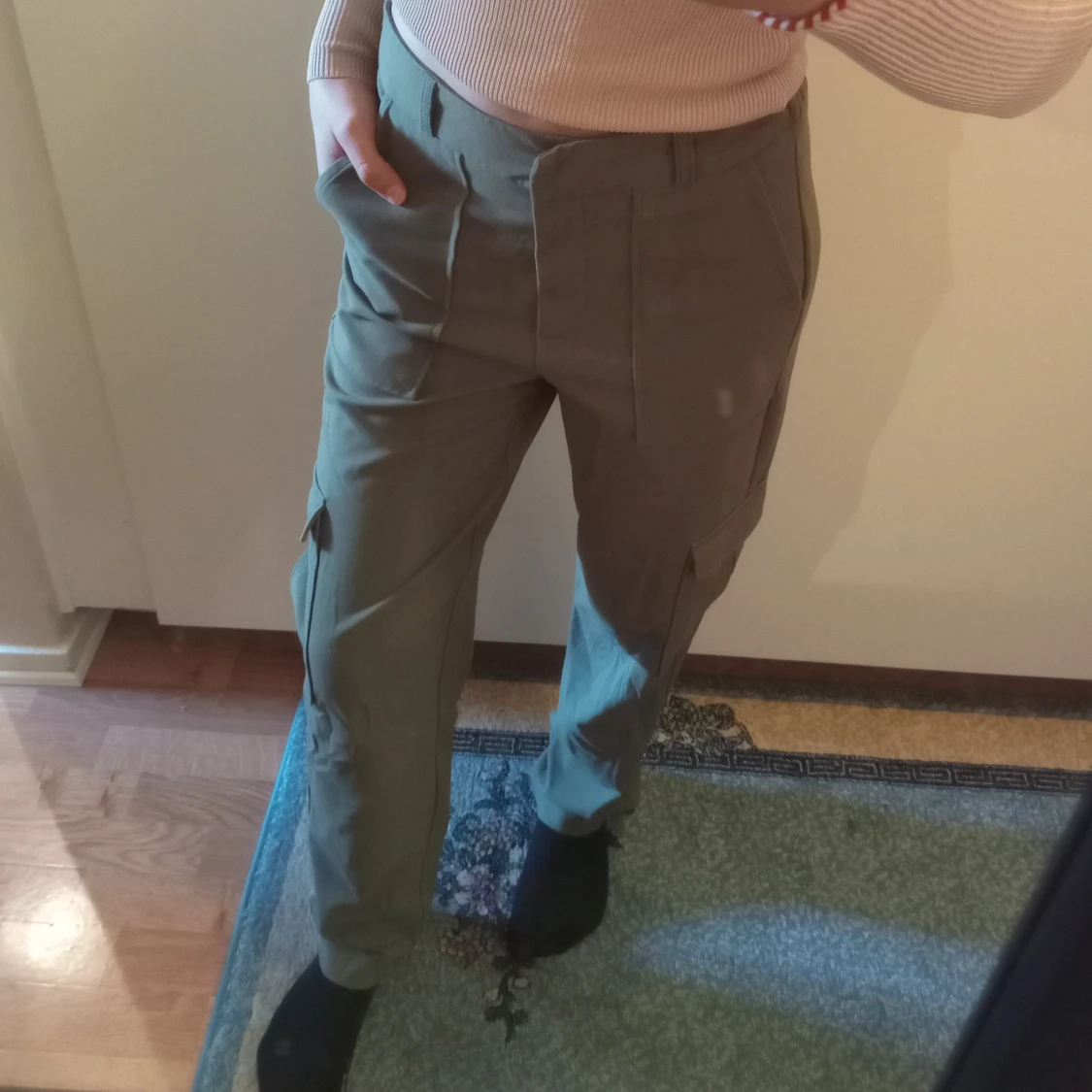 Khakigrön cargobyxa