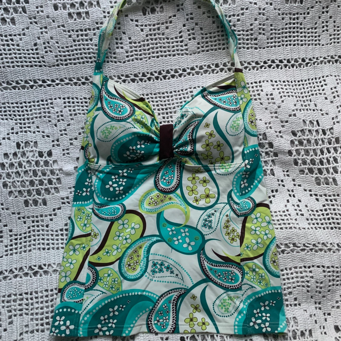 Mönstrad halternecktopp