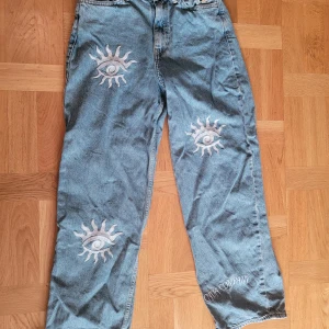 Skate jeans the Cava Company - Fina skate jeans the Cava Company från Junkyard. Storlek xs, i mycket bra skick.