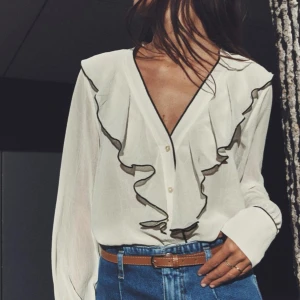 Vit blus - Aldrig använd med prislappen kvar