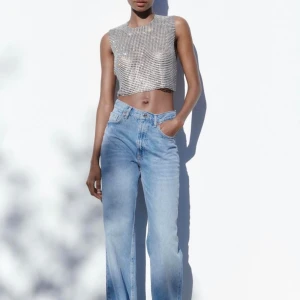 Zara topp/rhinestone - Aldrig använd, prislapp kvar. Stolek M men passar även XS/S