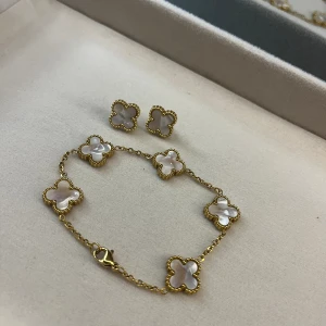 Armband och örhängen  - Armband och örhängen i fint skick