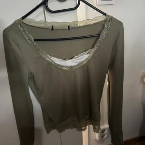 Coquette tröja - en skit snygg coquette tröja från secondhand