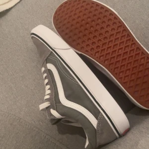 Vans - Nyskick självklart äkta! Hör av dig vid minsta lilla 