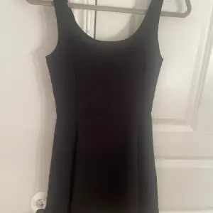 svart söt klänning