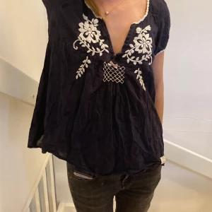 Odd Molly blus  - Mörkblå Odd Molly blus 