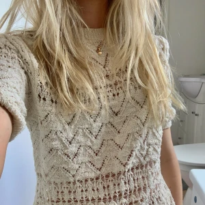 Stickad tröja - Stickad tröja från Zara som inte säljs längre🤍Inga defekter, är som ny🤍