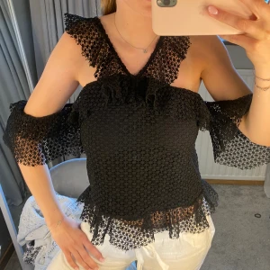 Topp - Jätte fin topp från Linn Ahlborg kollektion. Aldrig andvänd och prislapparna är kvar💕mer bilder finns