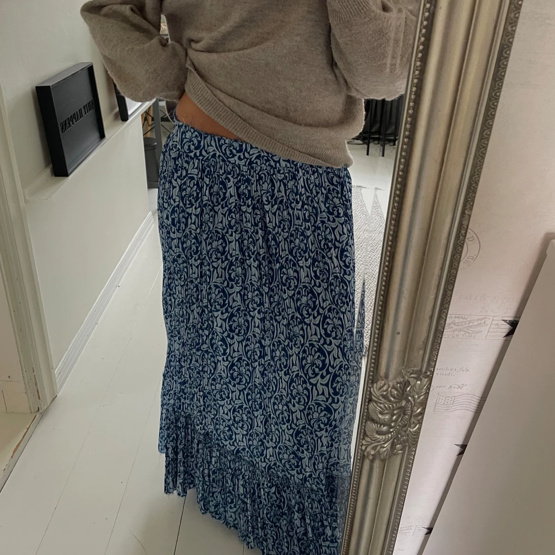 En superfin oanvänd långkjol från Zara med prislapp kvar! - 90