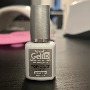 Depend gel iq top coat - Säljs då den ej används. Endast använd 1 gång. Säljer då den ej används. 