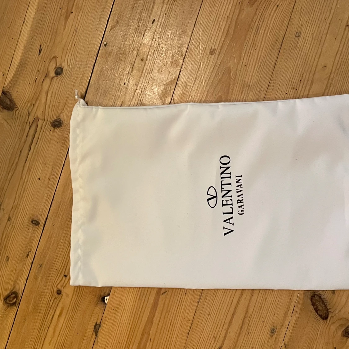 Valentiono opens 41 - 93