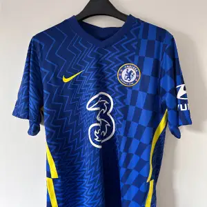 Säljer denna as feta signade Thiago Silva tröja, Signad av Thiago Silva 2022. 100% autentisk. Endast 1500kr!  