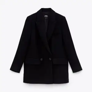 Fint skick!  ”Loose fitting blazer” från Zara i storlek S