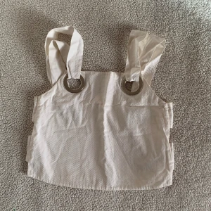 ZARA vintage topp - Otroligt snygg och unik topp från ZARA. Använd en gång.