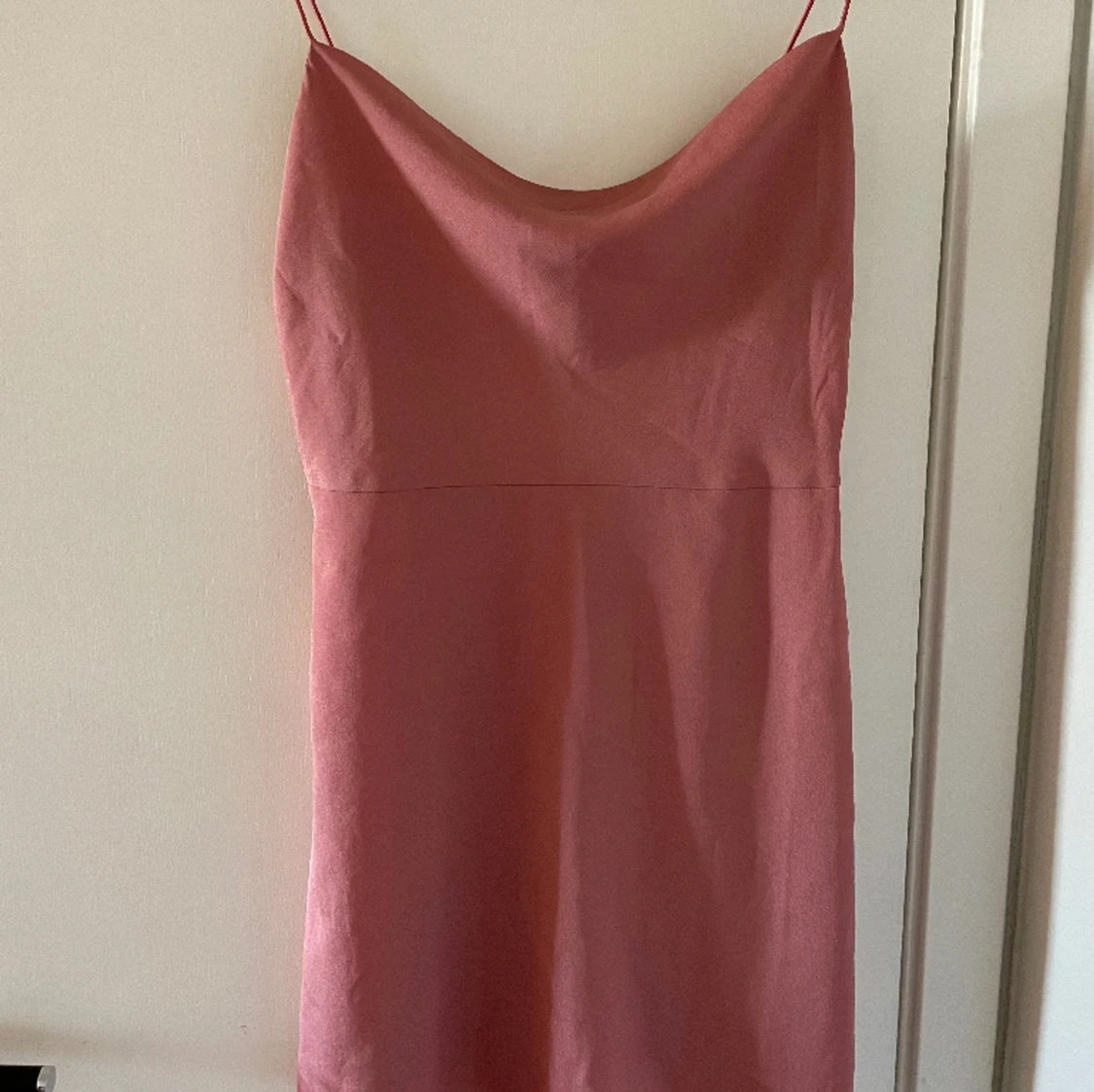 Smutsrosa miniklänning