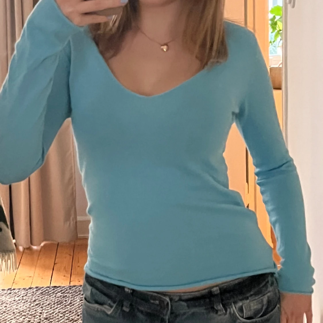 Blå långärmad tröja