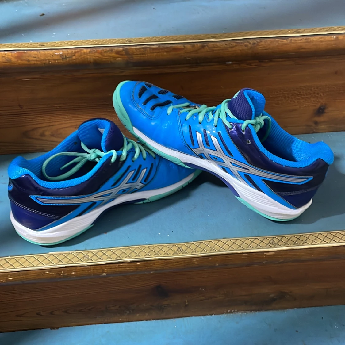 Asics träningsskor  - 90