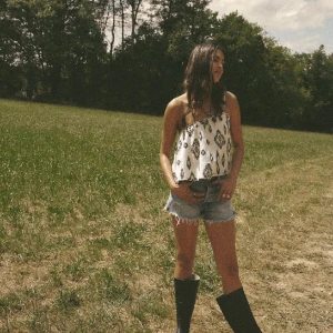 Topp - Säljer denna toppen från zara som är perfekt till sommaren🩷 nypris 329 kr, använt 2 gånger!