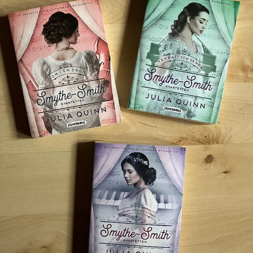 Tre helt nya/olästa böcker av Julia Quinn i flexband, första tre delarna i Smythe Smith-serien. 250kr för alla 3.. Övrigt.