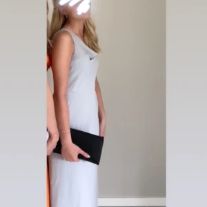 Balklänning  - Säljer nu min söta ljusblå klänning som jag hade på min studentbal 2022! 🩵Har sytt den så att den passar mig i längden (jag är 160cm). Har en fin slits vid ena benet. Endast använd en gång. Pris kan diskuteras. Hör av dig vid frågor/ vid intresse❣️