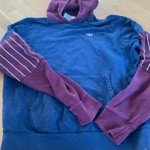 Adidas huvtröja M - Huvtröja adidas medium
