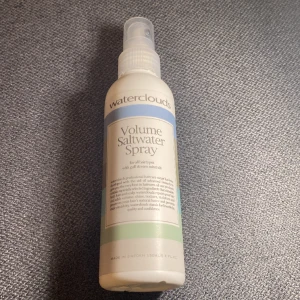 Slay Water Spray - Waterclouds saltvatten, lykta egna märke, gör håret att få volym, fick aldrig användning av den, använt 4 spray ungefär