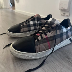 Burberry Skor - Burberry Skor Storlek [44] -Köpta 2019