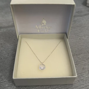 Silver halsband - Aldrig använd! Äkta silver