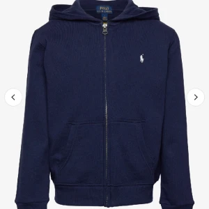 Ralph lauren tröja!! - Säljer denna super fina polo tröjan pga att den är för liten!